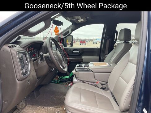 Used 2023 Chevrolet Silverado 2500 LT w/ Convenience Package image 11