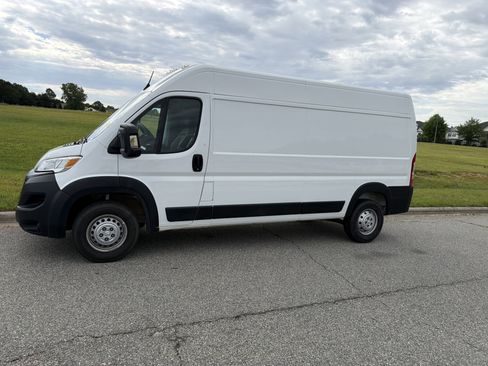 Used 2023 RAM ProMaster 2500 FWD image 7