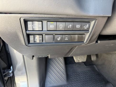 Used 2026 Toyota Tundra Platinum AWD/4WD image 35