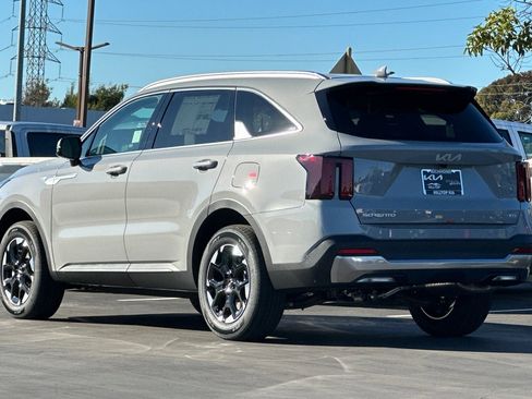 New 2026 Kia Sorento S image 6