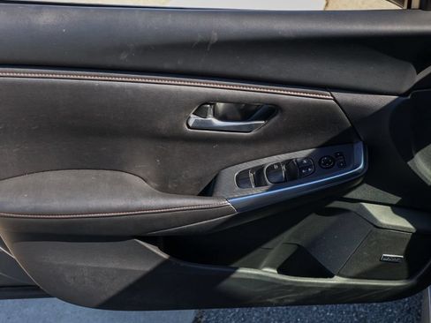 Used 2024 Nissan Sentra SR w/ SR Premium Package FWD image 23