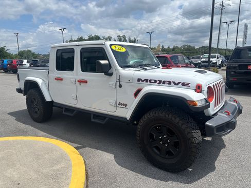 Used 2022 Jeep Gladiator Mojave w/ Cold Weather Group AWD/4WD image 5