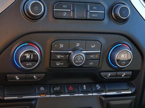 Used 2019 Chevrolet Silverado 1500 RST image 29