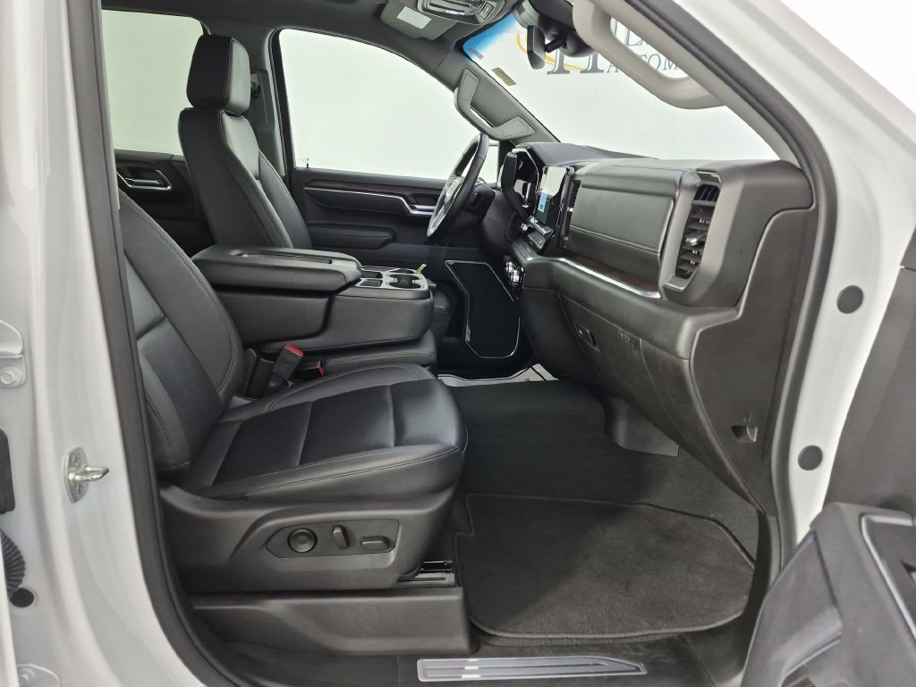 Used 2025 GMC Sierra 1500 SLT AWD/4WD image 35