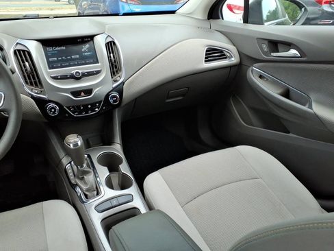 Used 2017 Chevrolet Cruze LT w/ Convenience Package FWD image 16