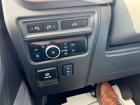 Used 2024 Ford F150 Lariat w/ Equipment Group 502A High image 34