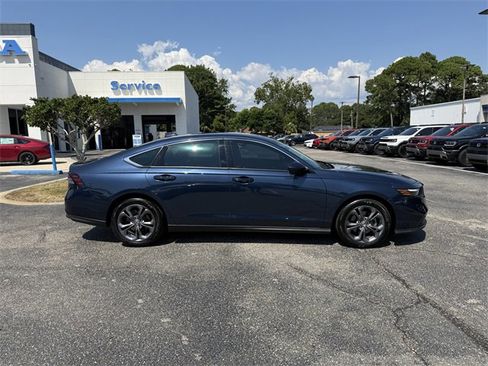 Used 2024 Honda Accord EX image 4