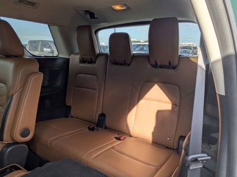 Used 2024 Nissan Pathfinder Platinum FWD image 15