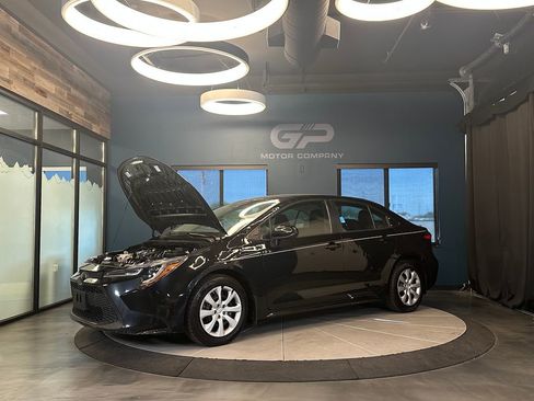 Used 2020 Toyota Corolla LE FWD image 25
