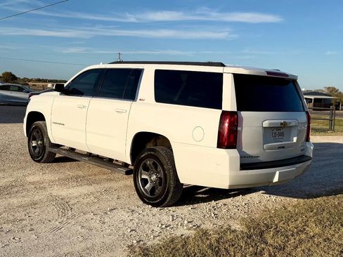 Used 2016 Chevrolet Suburban LT image 7