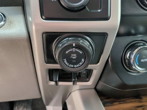 Used 2019 Ford F150 Lariat w/ Trailer Tow Package RWD image 30