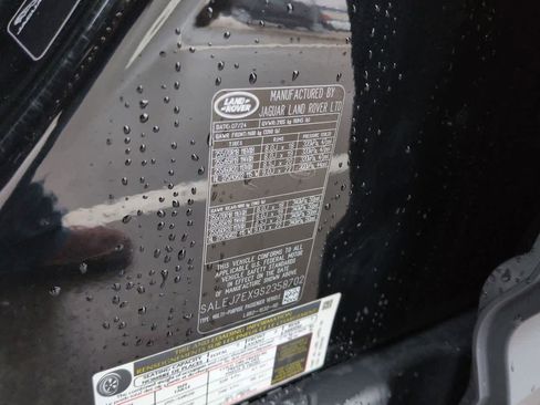 Used 2025 Land Rover Defender 110 S image 39