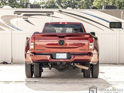 Used 2024 RAM 3500 Big Horn w/ Night Edition AWD/4WD image 10