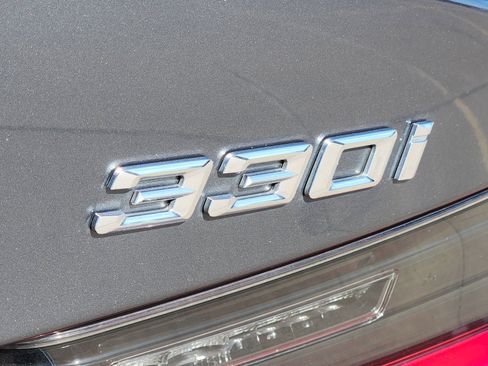 Used 2022 BMW 330i xDrive Sedan image 12