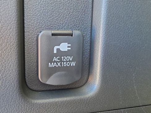 Used 2025 Nissan Armada Platinum AWD/4WD image 32