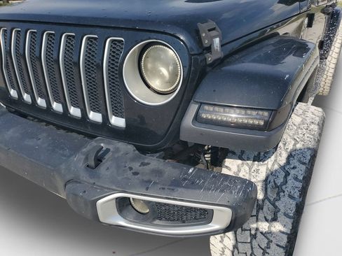 Used 2019 Jeep Wrangler Unlimited Sahara AWD/4WD image 26