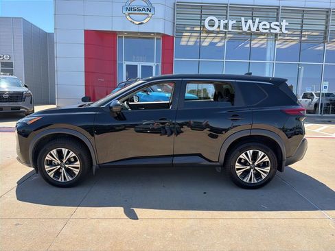 Used 2023 Nissan Rogue SV FWD image 2