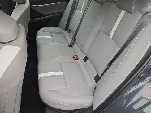 Used 2025 Toyota Camry SE image 19