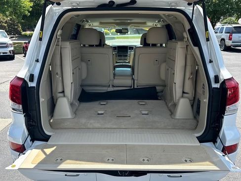 Used 2014 Lexus LX 570 4WD image 29