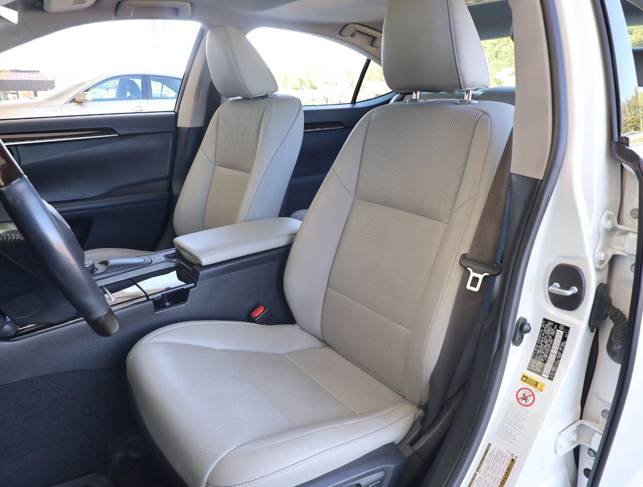 Used 2016 Lexus ES 350 w/ Premium Package w/Wood Trim FWD image 14