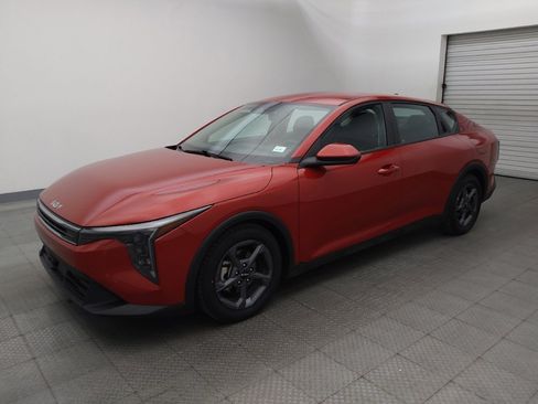 Used 2025 Kia K4 FWD image 2