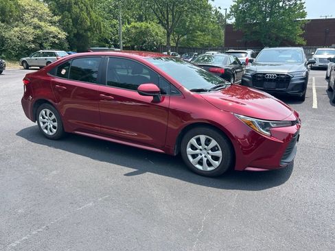 Used 2024 Toyota Corolla LE FWD image 2