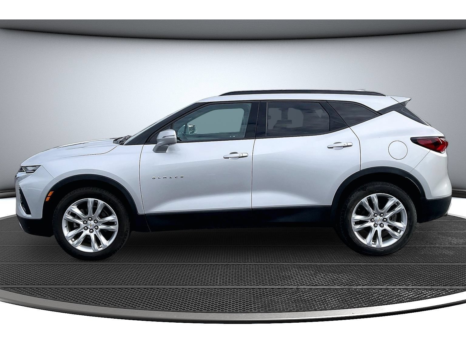 Used 2019 Chevrolet Blazer LT w/ Sun and Wheels Package AWD/4WD image 16