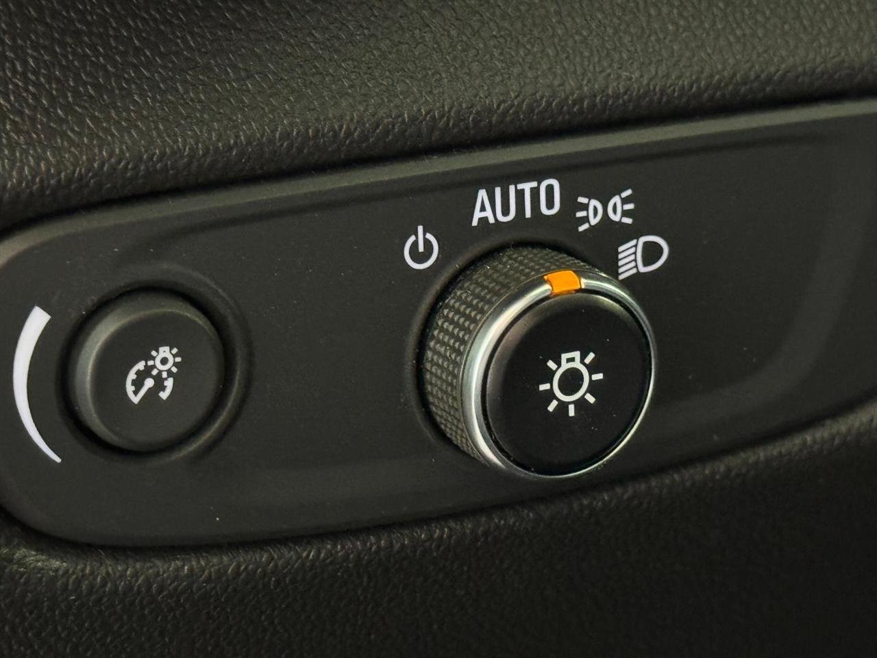 Used 2019 Chevrolet Blazer RS AWD/4WD image 14