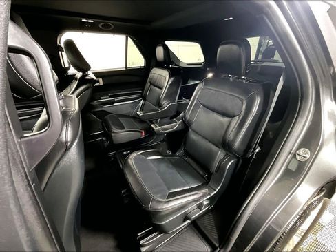 Used 2020 Ford Explorer Limited image 26