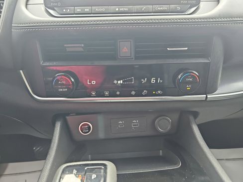 Used 2023 Nissan Rogue SV FWD image 24