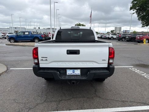 Used 2019 Toyota Tacoma SR5 AWD/4WD image 4