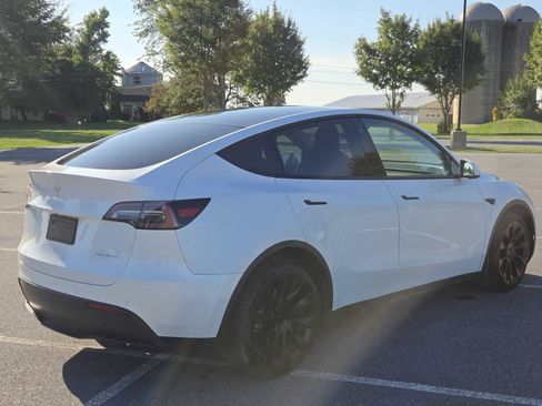Used 2022 Tesla Model Y Long Range AWD/4WD image 7