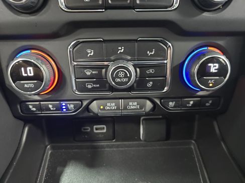 Used 2023 Chevrolet Tahoe Premier w/ Advanced Technology Package image 23