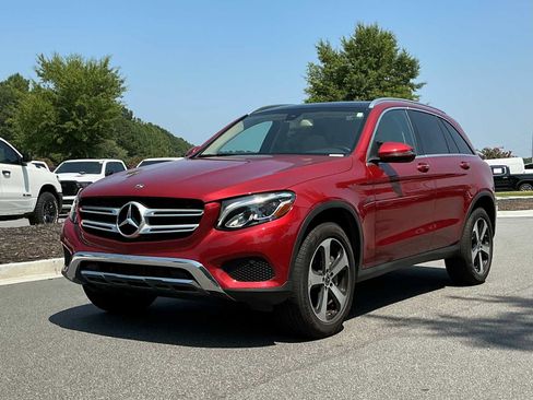 Used 2019 Mercedes-Benz GLC 350e 4MATIC w/ Parking Assistance Package image 9