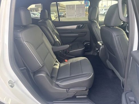 Used 2025 Buick Enclave Preferred image 21