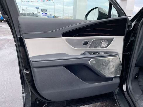 Used 2024 Lincoln Nautilus Reserve w/ Equipment Group 203A image 9