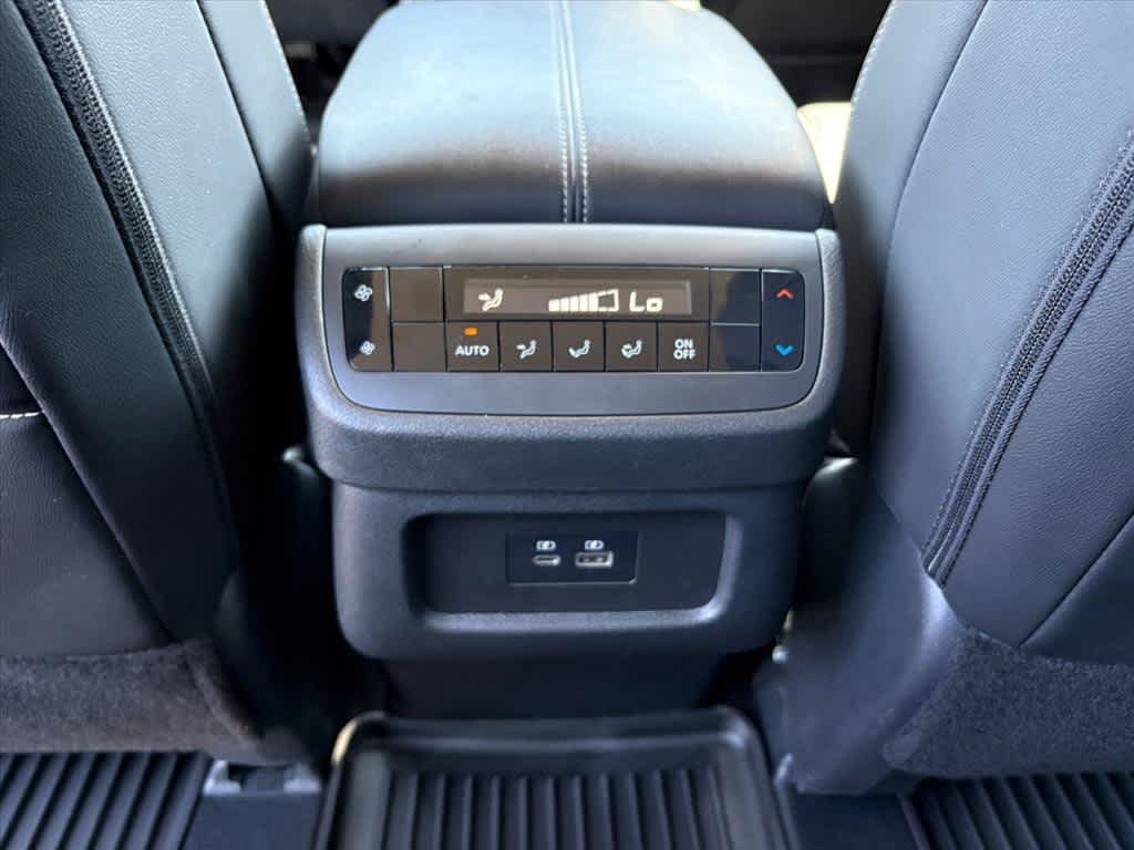 Used 2025 Nissan Pathfinder SL w/ Cargo Package AWD/4WD image 9