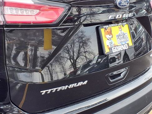 Used 2023 Ford Edge Titanium image 25