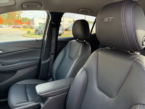 Used 2024 Buick Encore GX Sport Touring w/ Comfort Package image 25