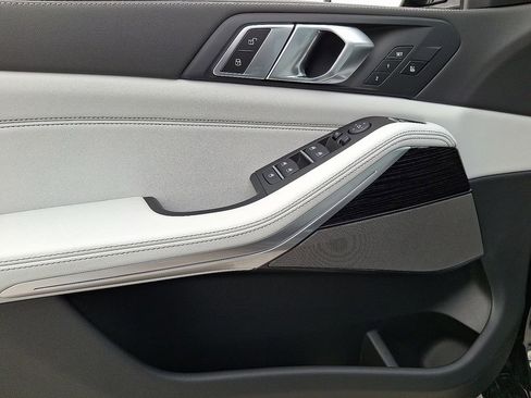 New 2026 BMW X5 xDrive40i w/ M Sport Package image 10