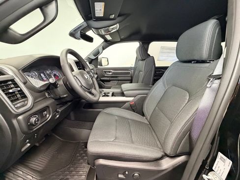 New 2026 RAM 1500 4x4 Crew Cab image 3