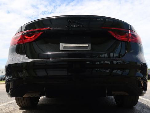 Used 2024 Jaguar XF R-Dynamic SE AWD/4WD image 10