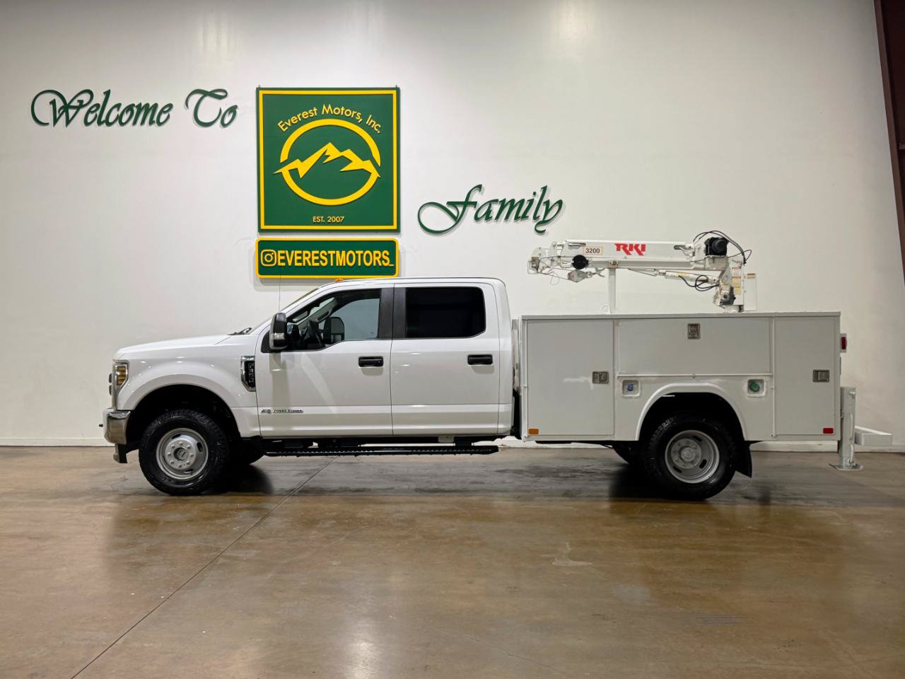 Used 2018 Ford F350 XL w/ Power Equipment Group AWD/4WD image 5