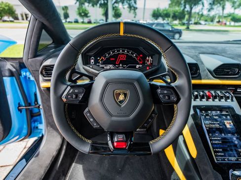 Used 2023 Lamborghini Huracan Tecnica RWD image 23