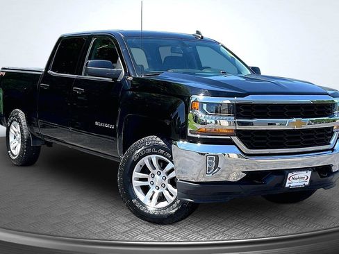 Used 2018 Chevrolet Silverado 1500 LT w/ All Star Edition AWD/4WD image 12