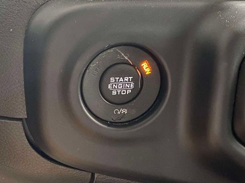 Used 2019 Jeep Wrangler Unlimited Sport S AWD/4WD image 25