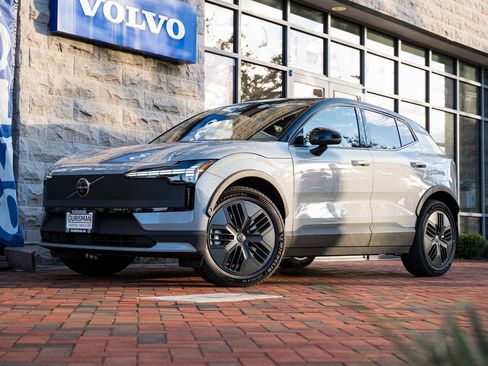 New 2026 Volvo EX30 Cross Country Ultra image 1