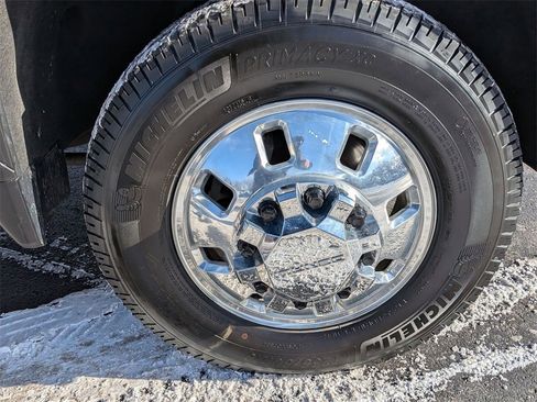 Used 2024 GMC Sierra 3500 Denali w/ Denali Reserve Package image 24