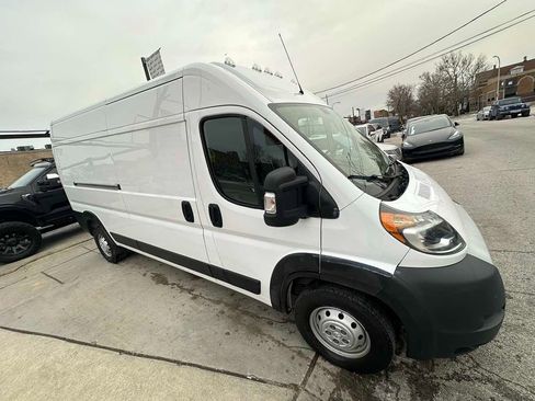 Used 2020 RAM ProMaster 2500 w/ Interior Convenience Group image 9