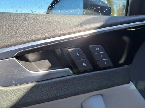 Used 2021 Audi A4 2.0T Premium w/ Convenience Package image 11